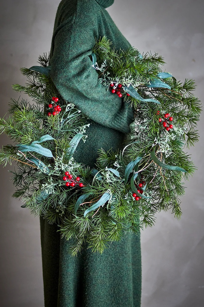 Bloomingville Vianočný veniec Bloomingville Pine Wreath 60 x 12 cm 82072344 zelená AA00