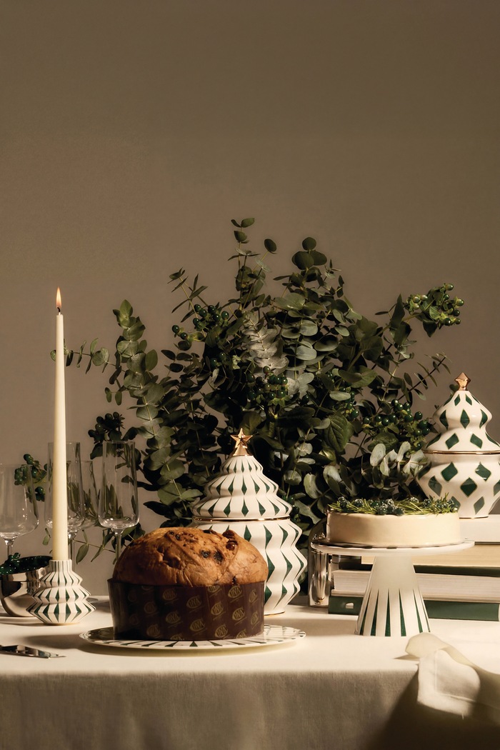 Alessi Pojemnik z pokrywką świąteczny z porcelany Delight 2,1 l NZ02.GR zielony AA00