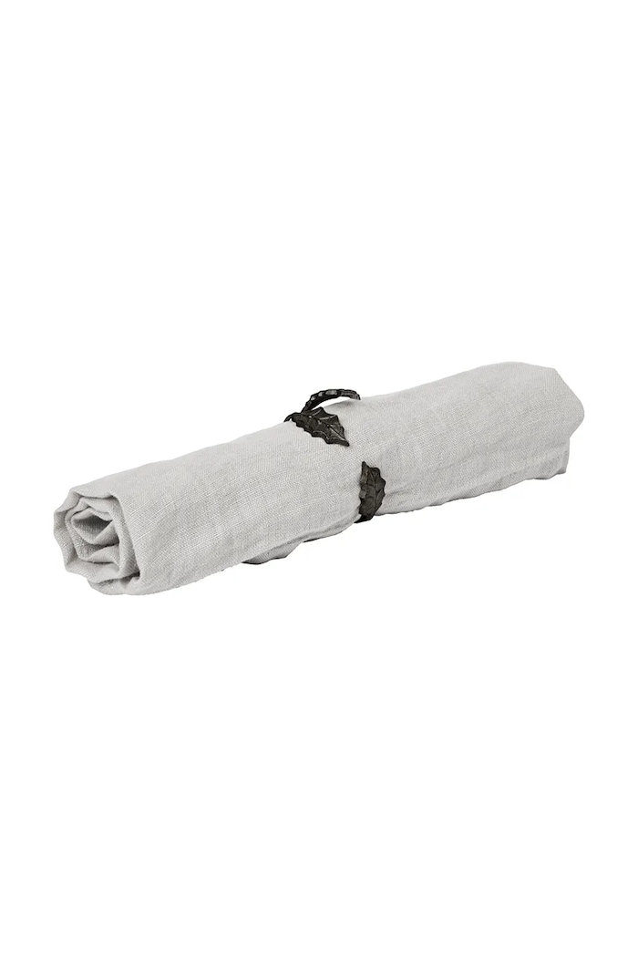 Ferm Living Zestaw obrączek do serwetek świąteczny mosiężny 4-pack Holly Leaf 1104271780 czarny AA00