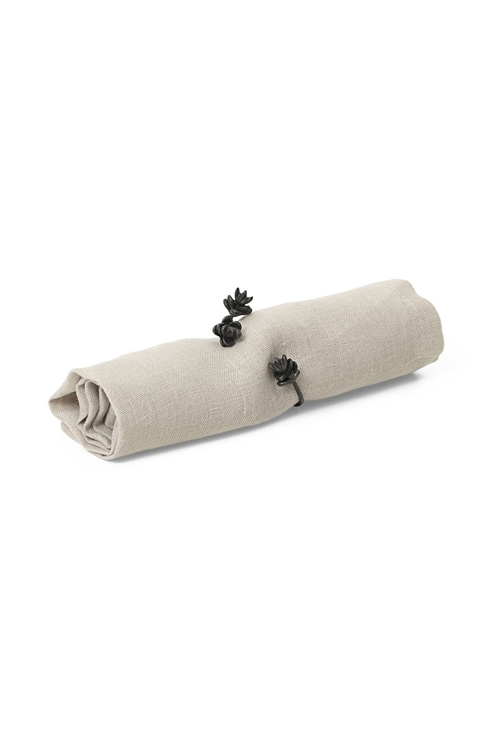 Ferm Living Zestaw obrączek do serwetek świąteczny mosiężny 4-pack 1104267412 czarny AA00
