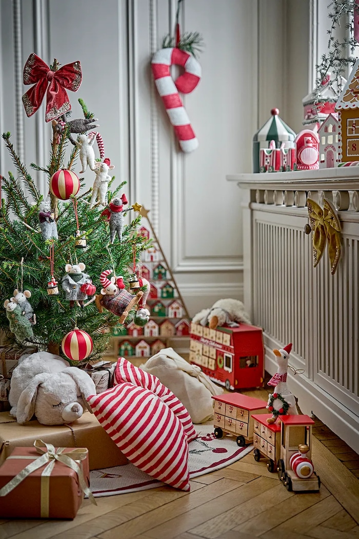 Lifestyle Bloomingville Zawieszka świąteczna wełniana Peo 82072952 biały