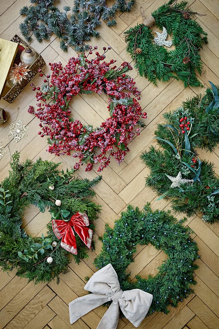 Wieniec świąteczny z tworzywa sztucznego Pine 65 cm Bloomingville 82072981 zielony