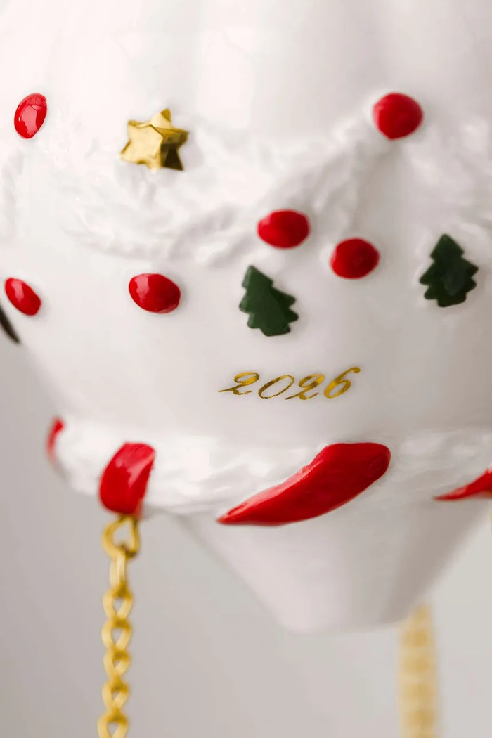 Zawieszka świąteczna z porcelany Christmas Classics Villeroy & Boch multicolor 14.8675.4367