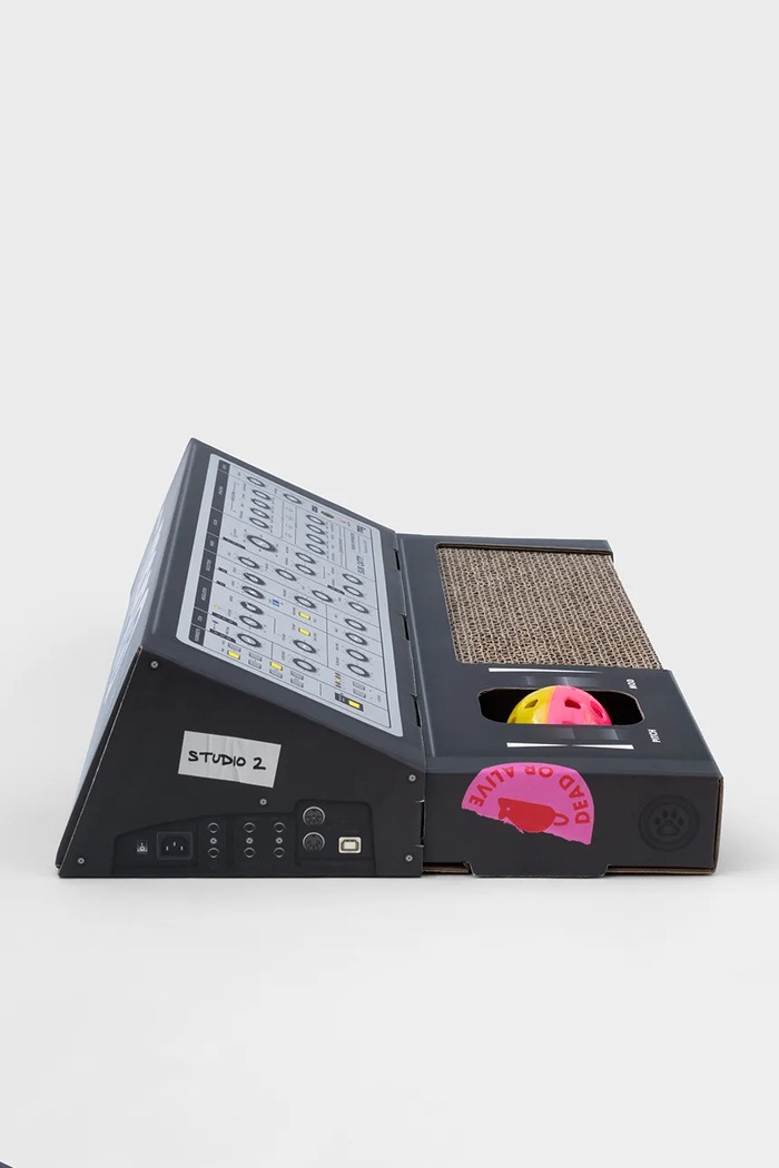 Življenjski slog Drevo za mačke Luckies of London Synthesizer SK.CATSYNTH1 pisana