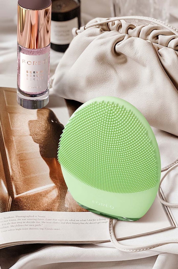 Četka za čišćenje i učvršćivanje kože lica FOREO LUNA 4 Combination Skin F1276