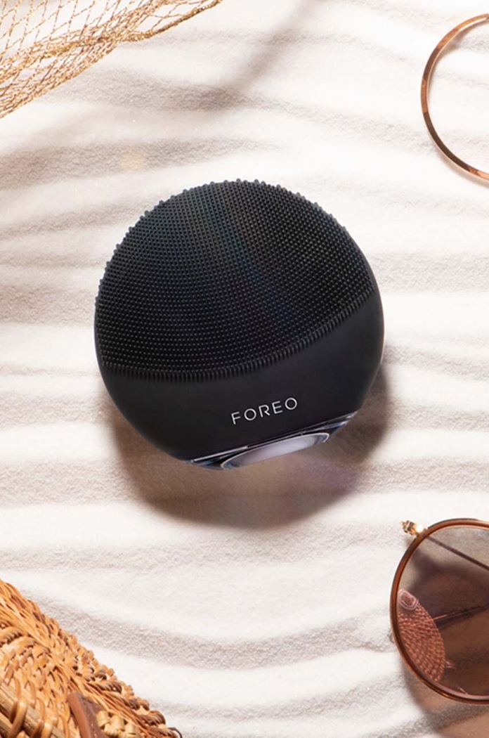 FOREO szczoteczka masująca i czyszcząca skórę twarzy LUNA™ Mini 3 F9465 czarny
