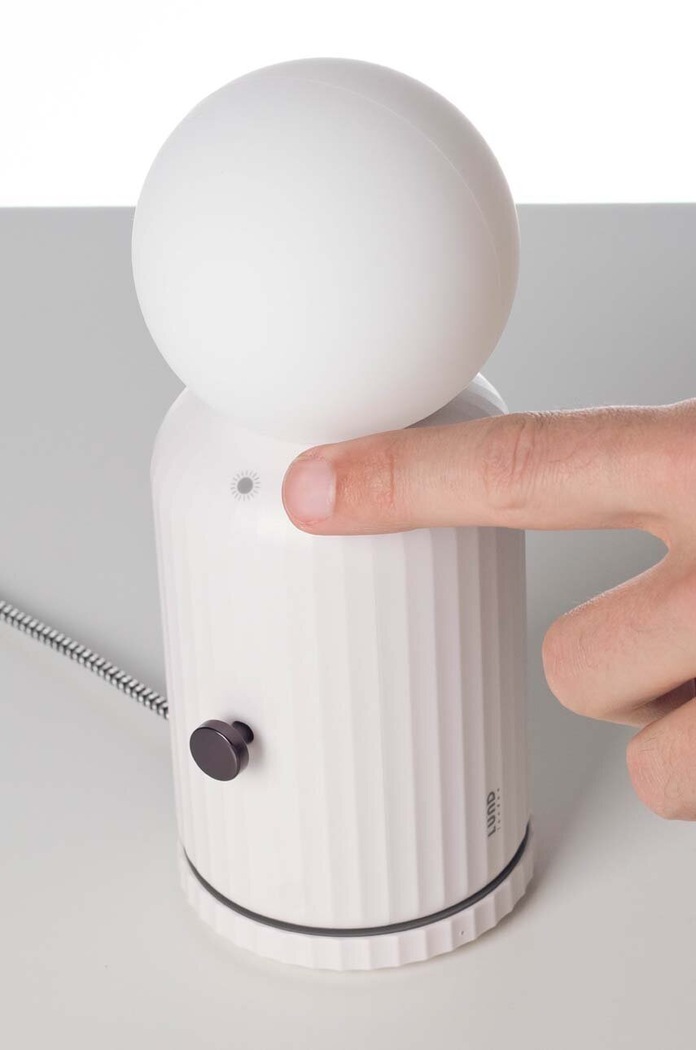 Lund London lampka z ładowarką bezprzewodową 2w1 Skittle LL.7478 biały