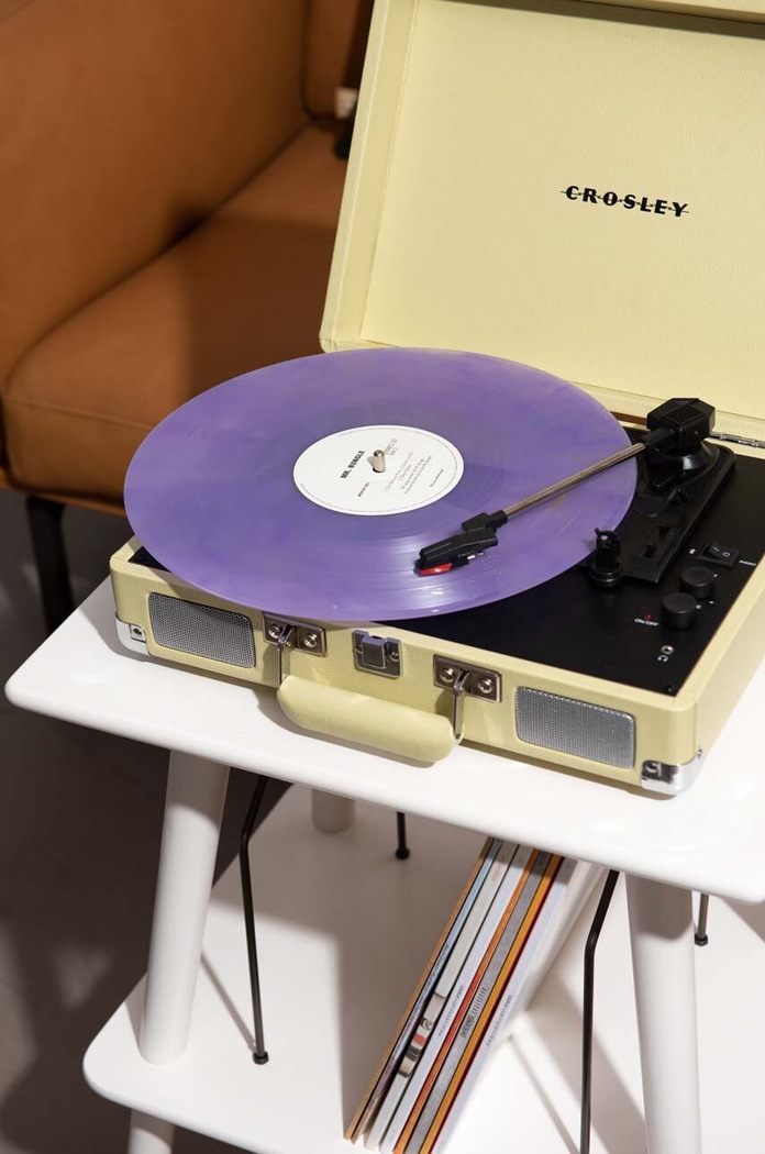 Πικάπ βαλίτσα Crosley Cruiser Plus CR8005F.FW