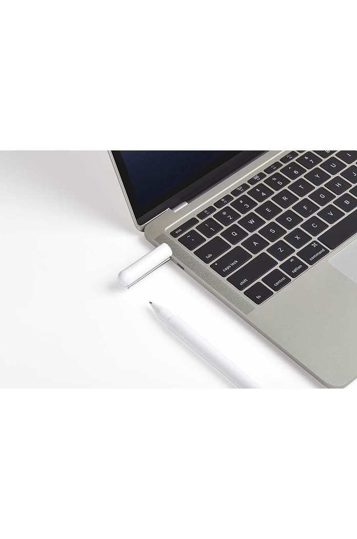 Pero s USB-C flash diskem Lexon C-Pen 32 GB LS101WG bílá