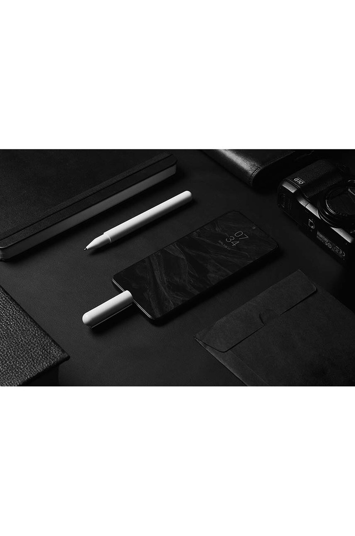 Pero s USB-C flash diskem Lexon C-Pen 32 GB LS101WG