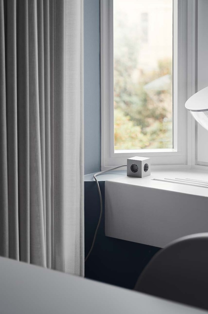 Magnetska kocka za punjenje Avolt Square 1, 2 x USB, 1,8 m SQ1.EUFC20.18GG siva AA00