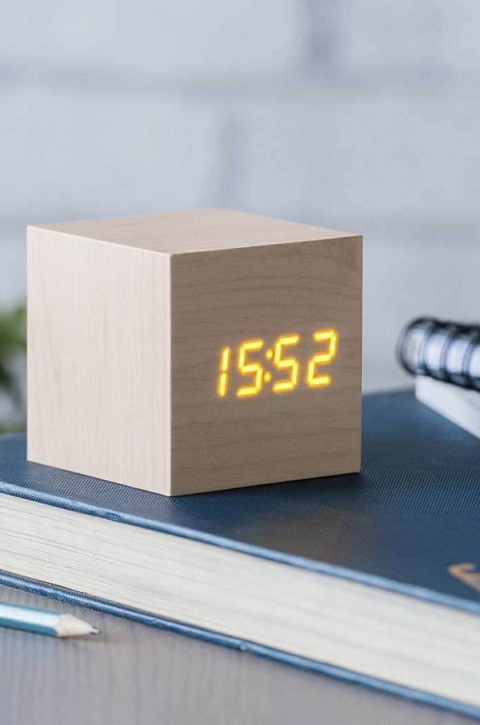 Gingko Design Ceas de masă Cube Click Clock GK08W18 bej AA00