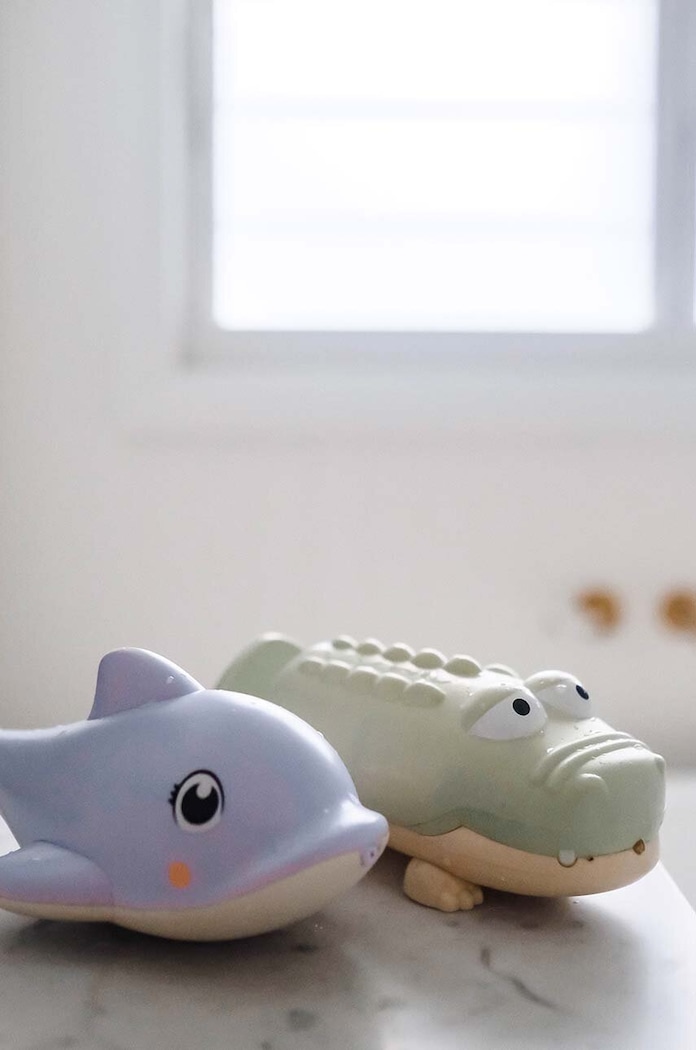 Lifestyle SunnyLife zabawka do wody Dolphin Pastel S41ASDOL fioletowy