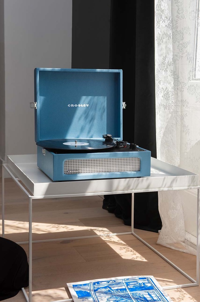 Crosley gramofon walizkowy Voyager niebieski CR8017B.WB