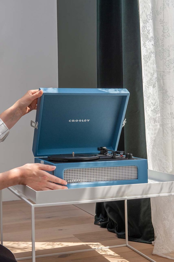 Crosley gramofon walizkowy Voyager CR8017B.WB niebieski