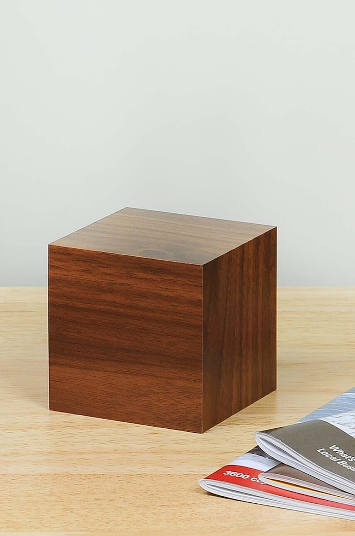 Namizna ura Gingko Design Cube Click Clock bež GK08R8