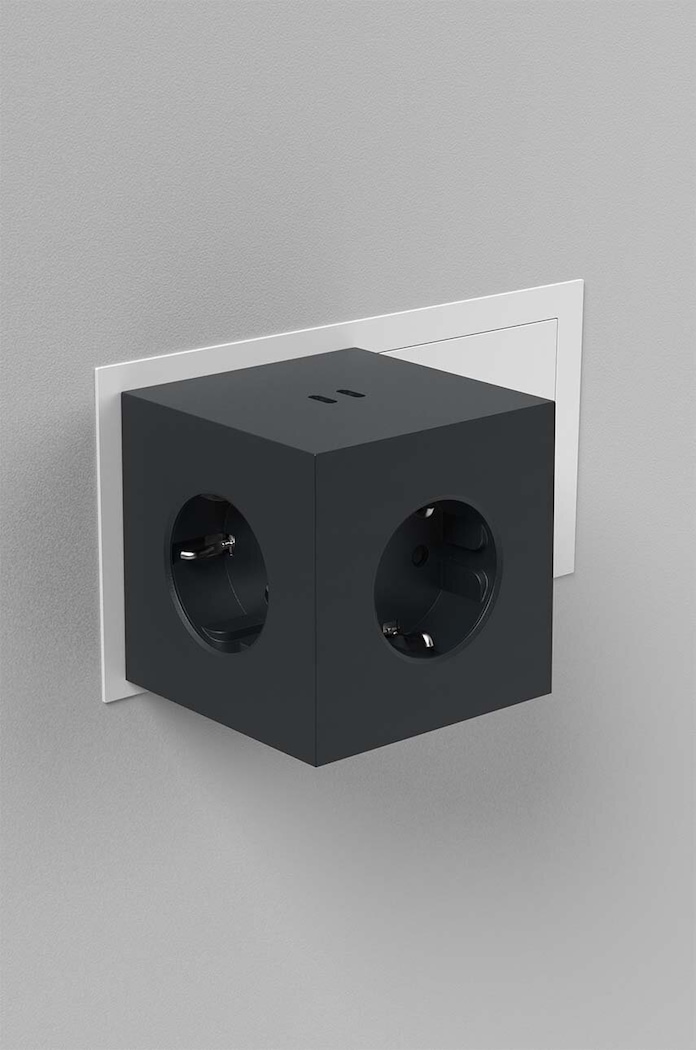 Decor Zásuvka Avolt Square 2 USB-C SQ2.EUFC30.WMSB. čierna