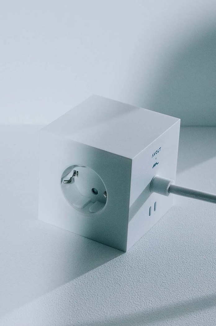 Lifestyle Μαγνητικός κύβος φόρτισης Avolt Square 1, 2 x USB, 1,8 m SQ1.EUFC20.18WH. λευκό