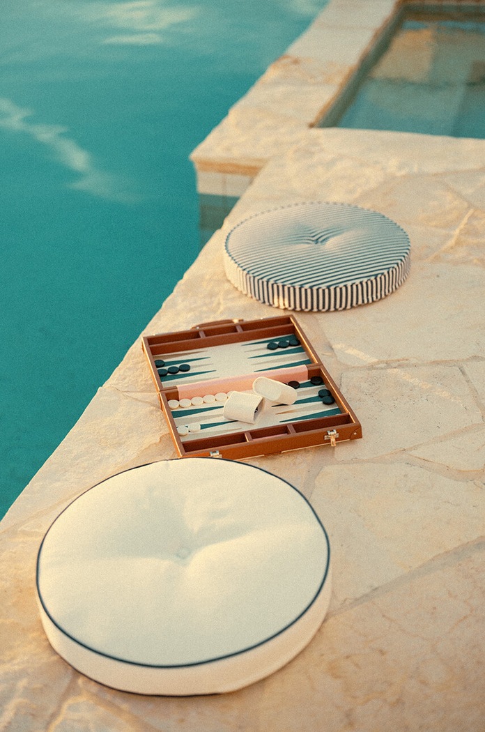 Business & Pleasure Co. társasjáték Backgammon Set BPA.BGM.ANT.WHT