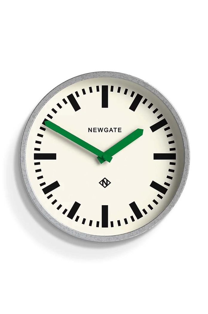Стенен часовник Newgate Luggage 5 Wall Clock зелен KB1190LUGG667GALVG