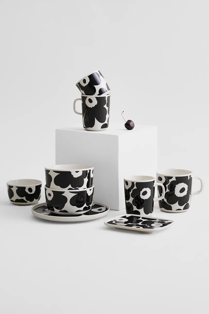 Kuhinja in bar Marimekko lonček iz kamenine 250 ml 070741.190 črna