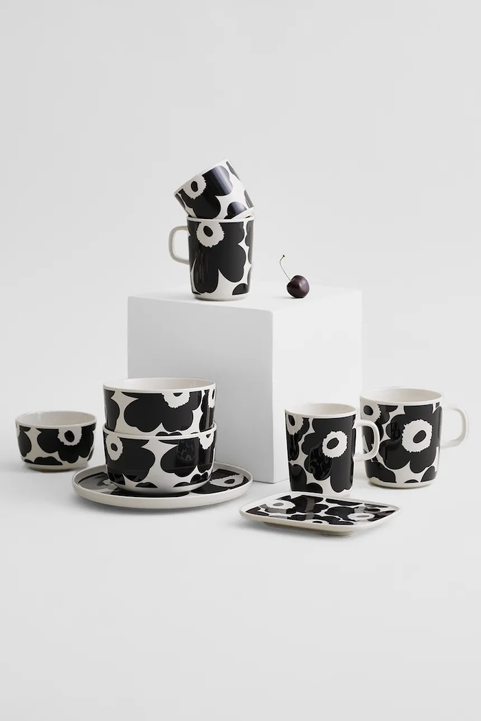 Kuhinja in bar Marimekko lonček iz kamenine 250 ml 070741.190 črna
