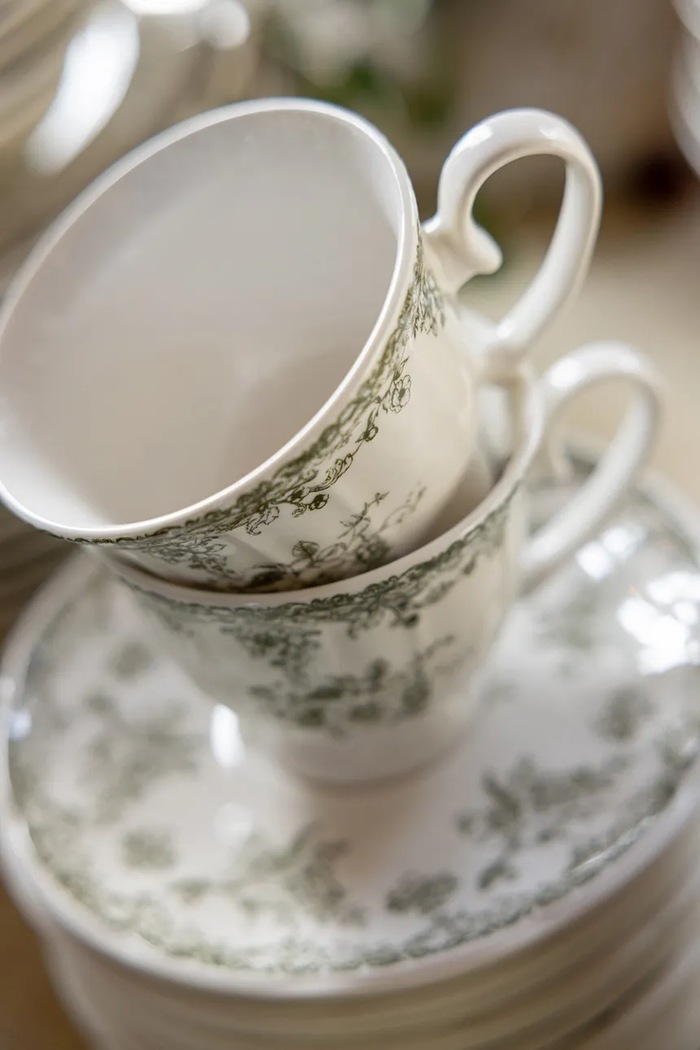 Filiżanka ze spodkiem z porcelany 170 ml J-Line biały 268857
