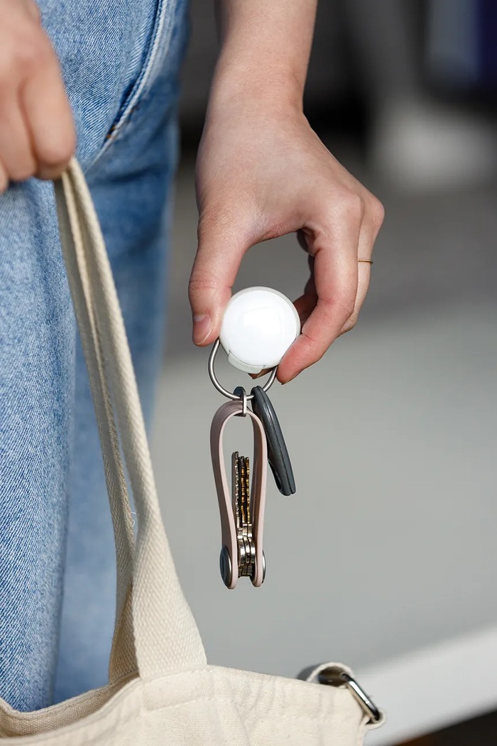 Obesek za ključe Orbitkey Slim Case for AirTag 5 x 3,5 cm TACA.GGR.104
