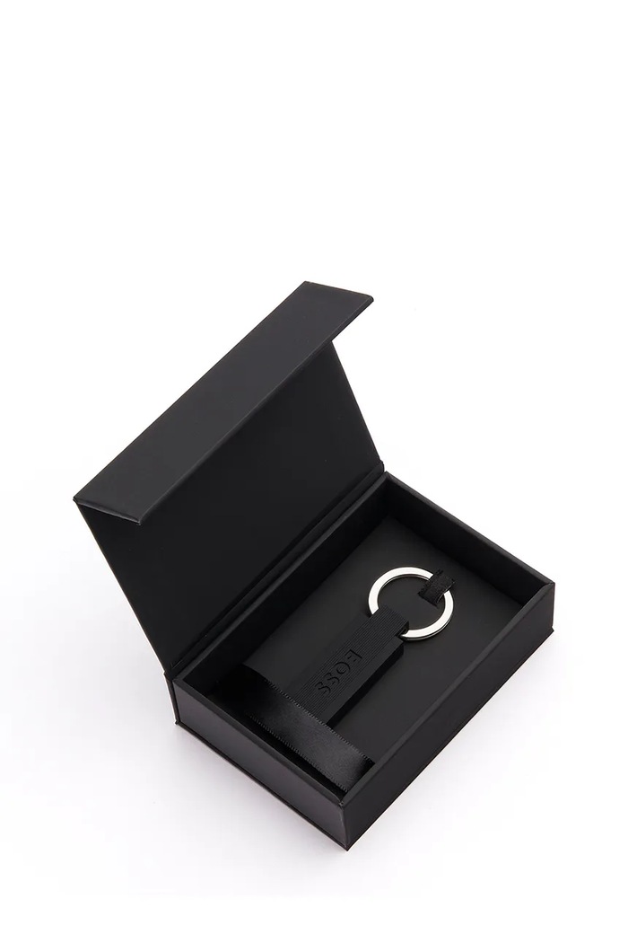 BOSS breloc Edge Iconic Black HAK421A negru