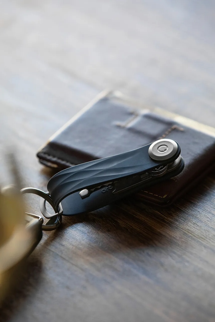 Θήκη για κλειδιά Orbitkey Active 8,5 cm μαύρο KAT3.BLK.103