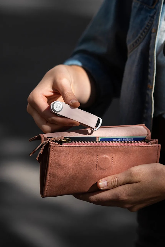 Kľúčenka Orbitkey Active 8,5 cm ružová KAT3.DPK.103