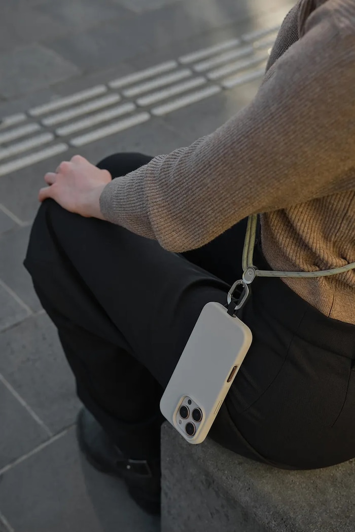 Orbitkey remienok na telefón z textilného materiálu sivá EPS1.STO.111