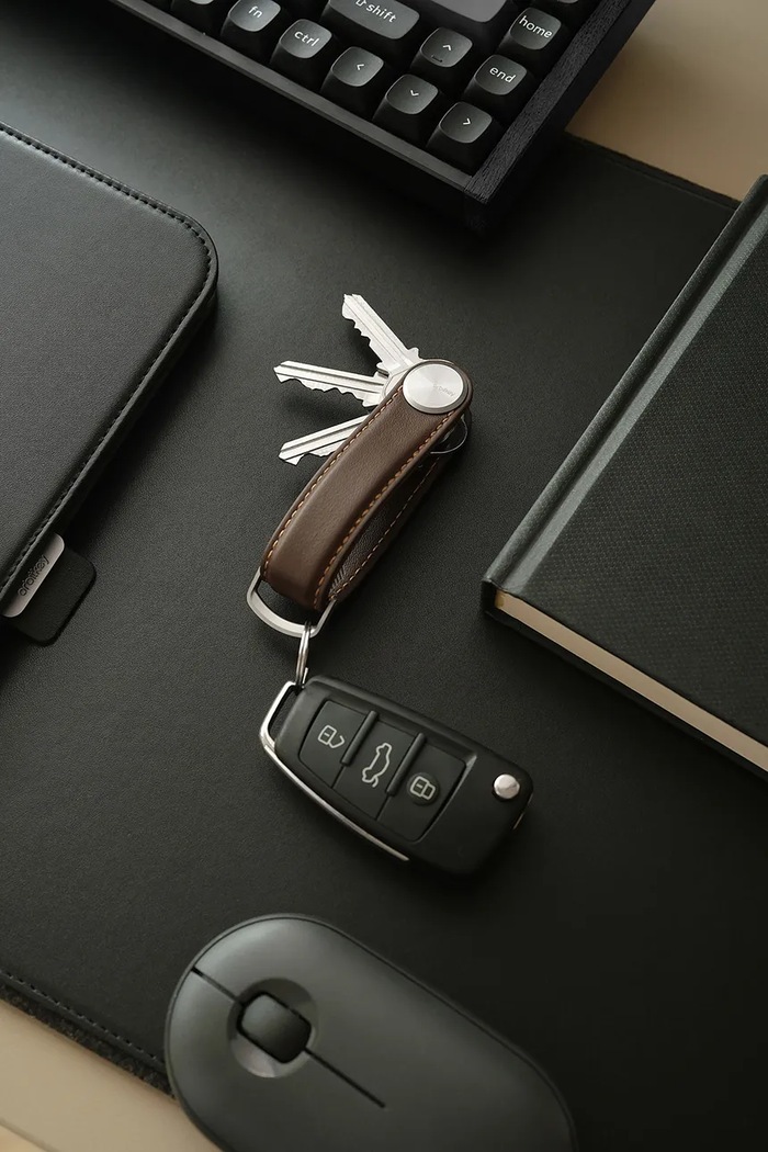 Kožený obal na klíče Orbitkey Pro Leather 9,3 x 3,5 cm KPR1.MHG.101