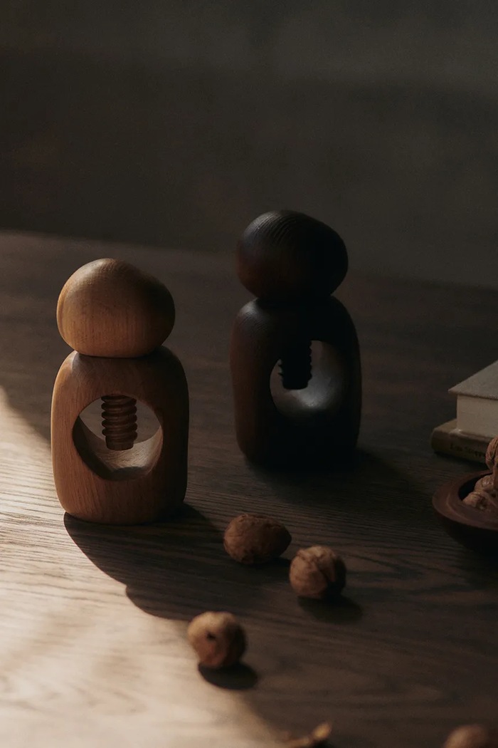 Ferm Living Dziadek do orzechów z drewna dębowego 1104271947 beżowy AA00