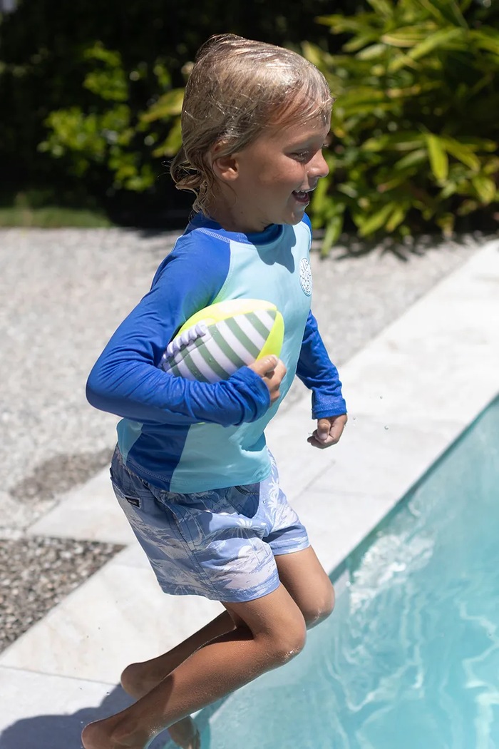 SunnyLife labda Neoprene Football Tides Out Citrus S51NFBML többszínű