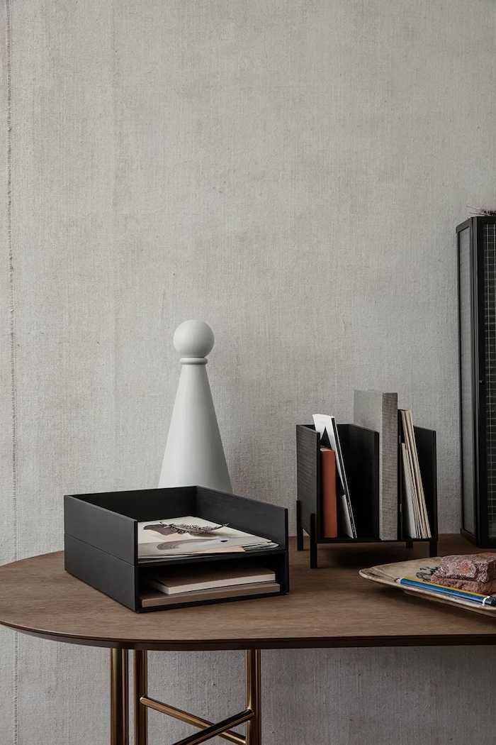 Stolný organizér ferm LIVING Letter Tray 100156108 čierna AA00