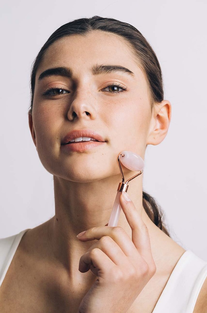 Masážní váleček na obličej Zoë Ayla Luxurious Rose Quartz růžová QUARTZ.ROLL