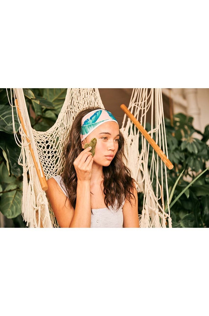 Скребок для массажа лица Zoë Ayla Jade Gua Sha N.GS.JADE.1