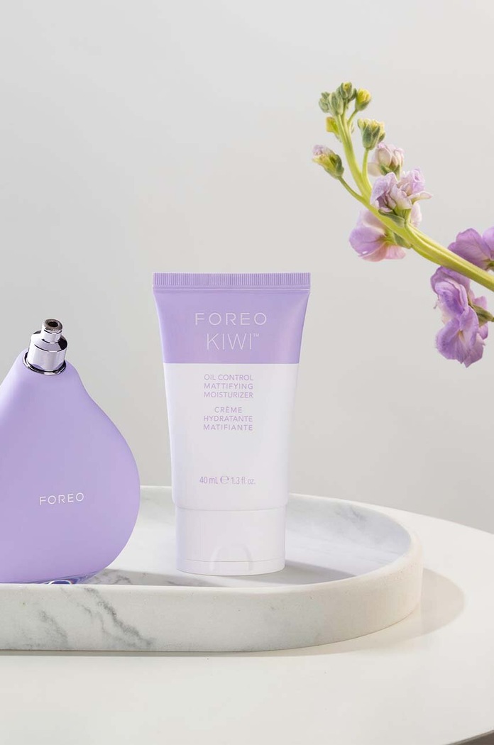 Hidratantna i matirajuća krema za masnu kožu FOREO KIWI Oil Control Mattifying Moisturizer 40mL F2433