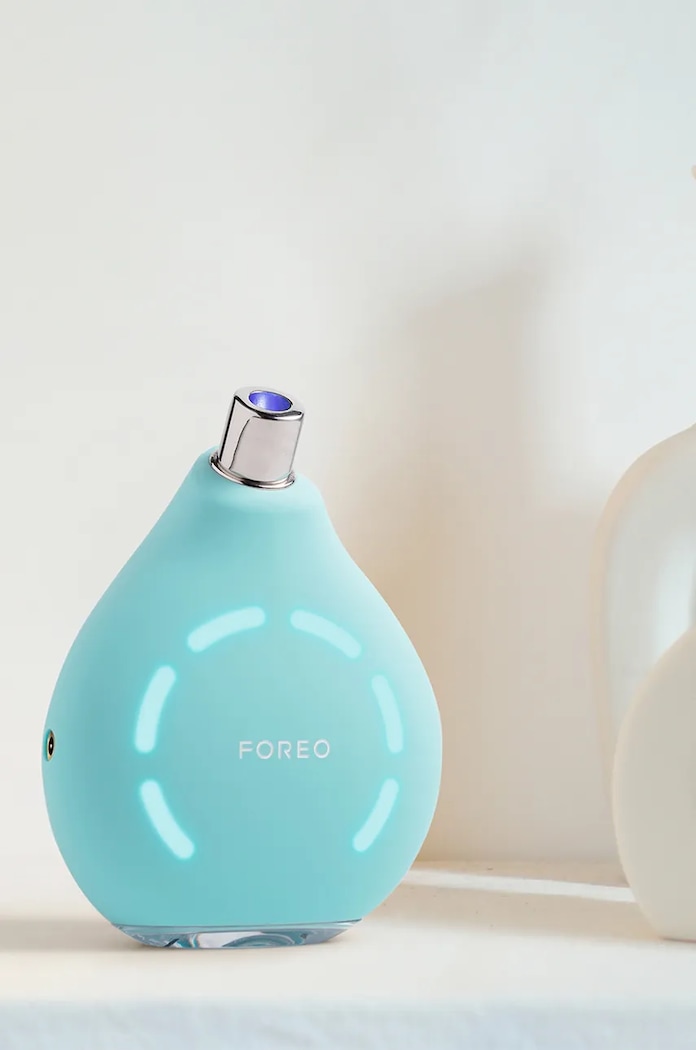 Urządzenie do oczyszczania porów ze światłem led KIWI™ FOREO F1948 multicolor