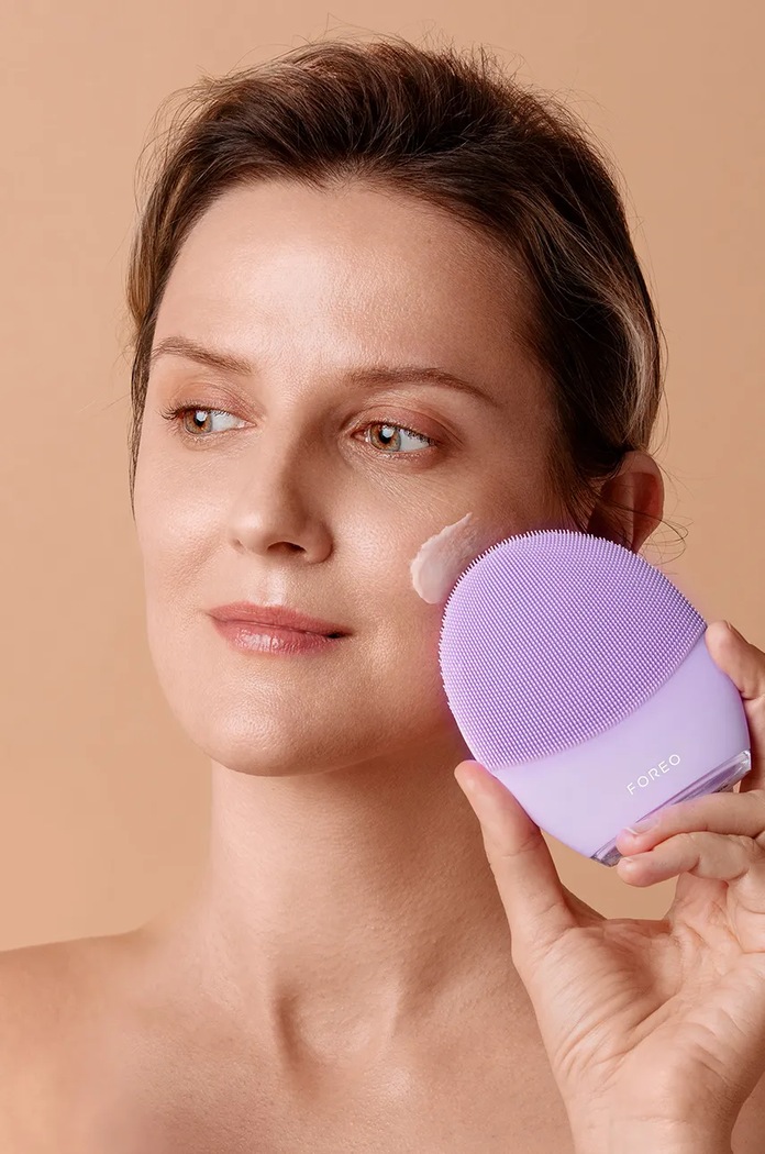Intenzivní hydratační noční krém FOREO SUPERCHARGED™ HA+PGA Triple Action Intense Moisturizer 50 ml vícebarevná F0859