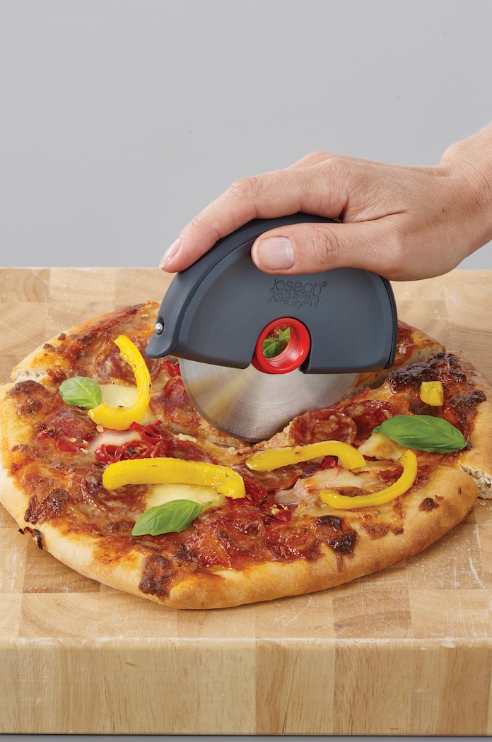 Joseph Joseph Nôž na pizzu Disc 20038 sivá