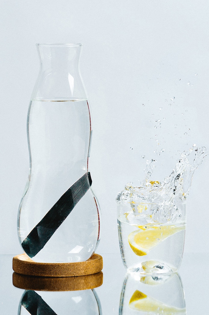 Decantor de apă cu filtru de carbon Personal Carafe 800 ml Black and Blum multicolor EC003