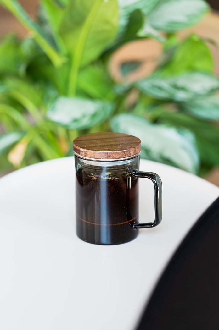 Pohár s infuzérom Vialli Design Soho 350 ml sivá 29361