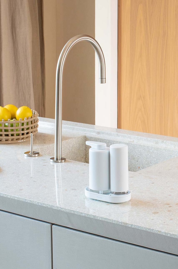 Sada kuchynských dávkovačov so stojanom Brabantia SinkStyle 2 x 200 ml 227967 biela