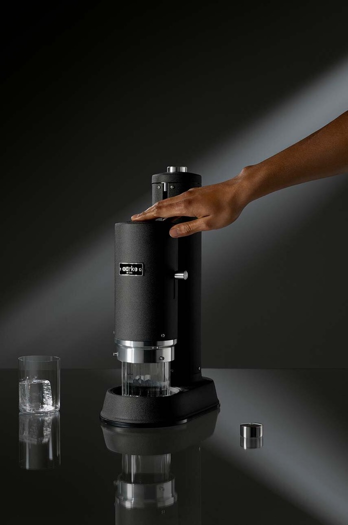 Παρασκευαστής ανθρακούχου νερού Aarke Carbonator Pro A1082