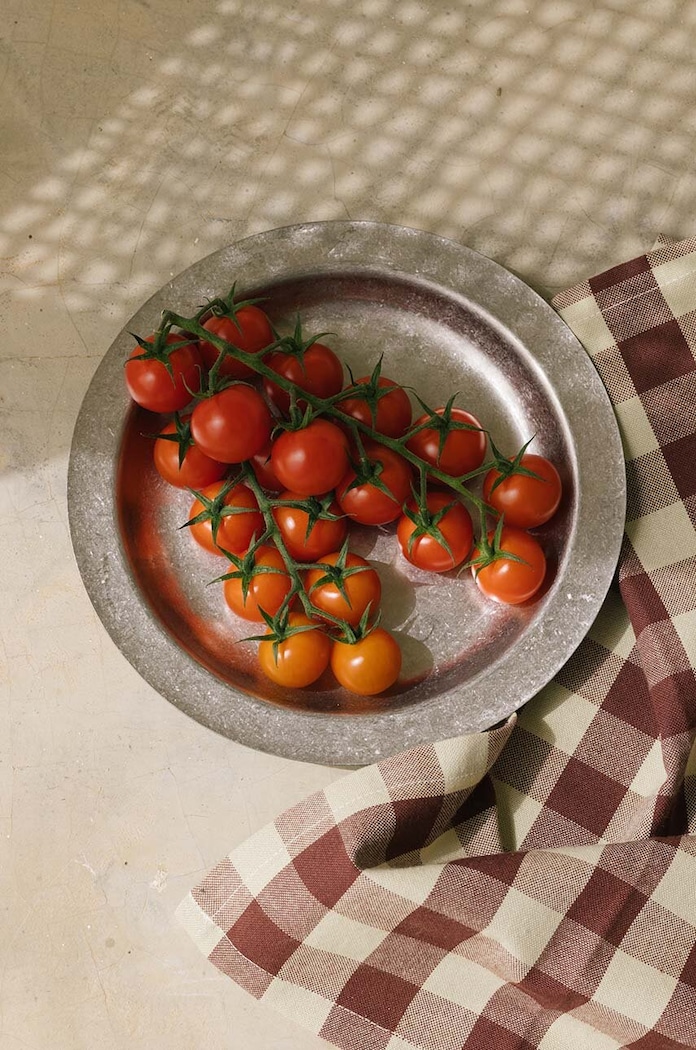 Тарелка ferm LIVING Tumbled Plate 20 cm серый 1104268739