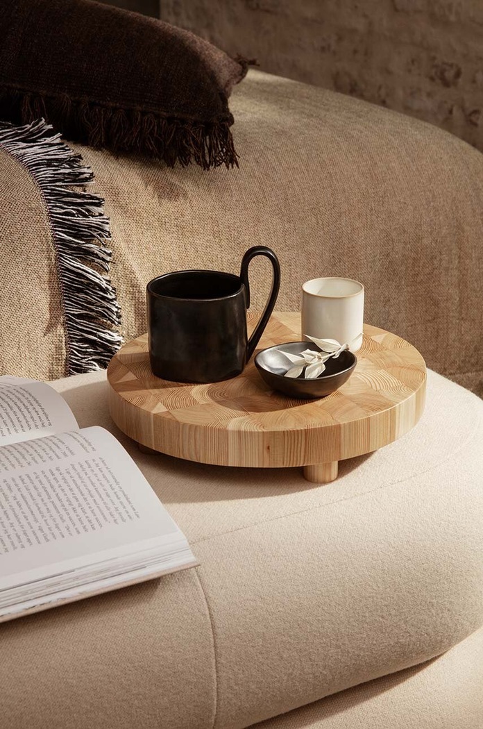 Šalica ferm LIVING Flow Mug 360 ml 110240101 crna