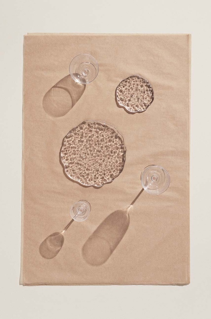 Sada tanierov ferm LIVING Momento 21 cm 2-pak 1104267457 priesvitná AA00