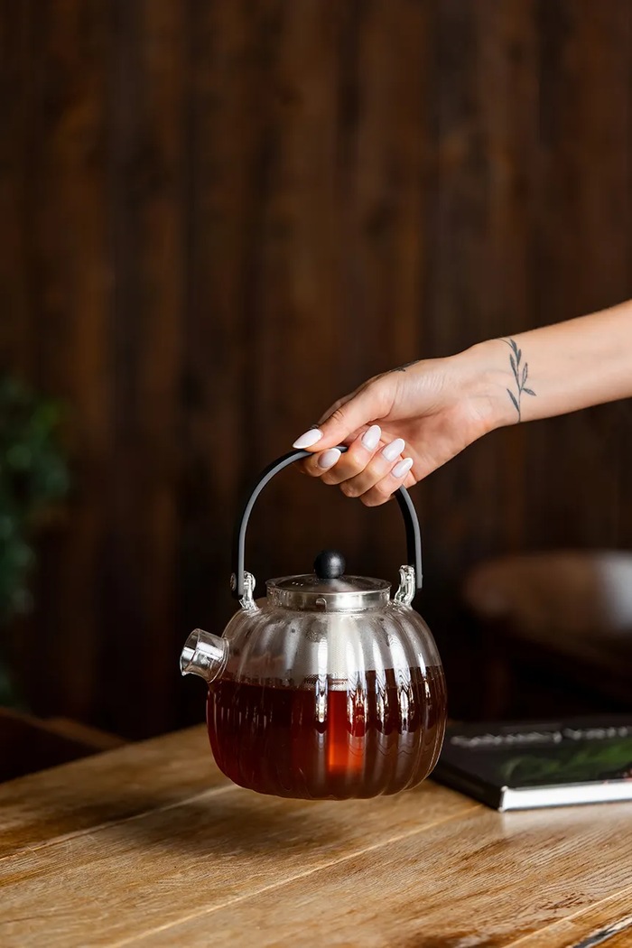 Kuhinja in bar Infuzer za čaj Vialli Design Volare 1 L 1753.. siva
